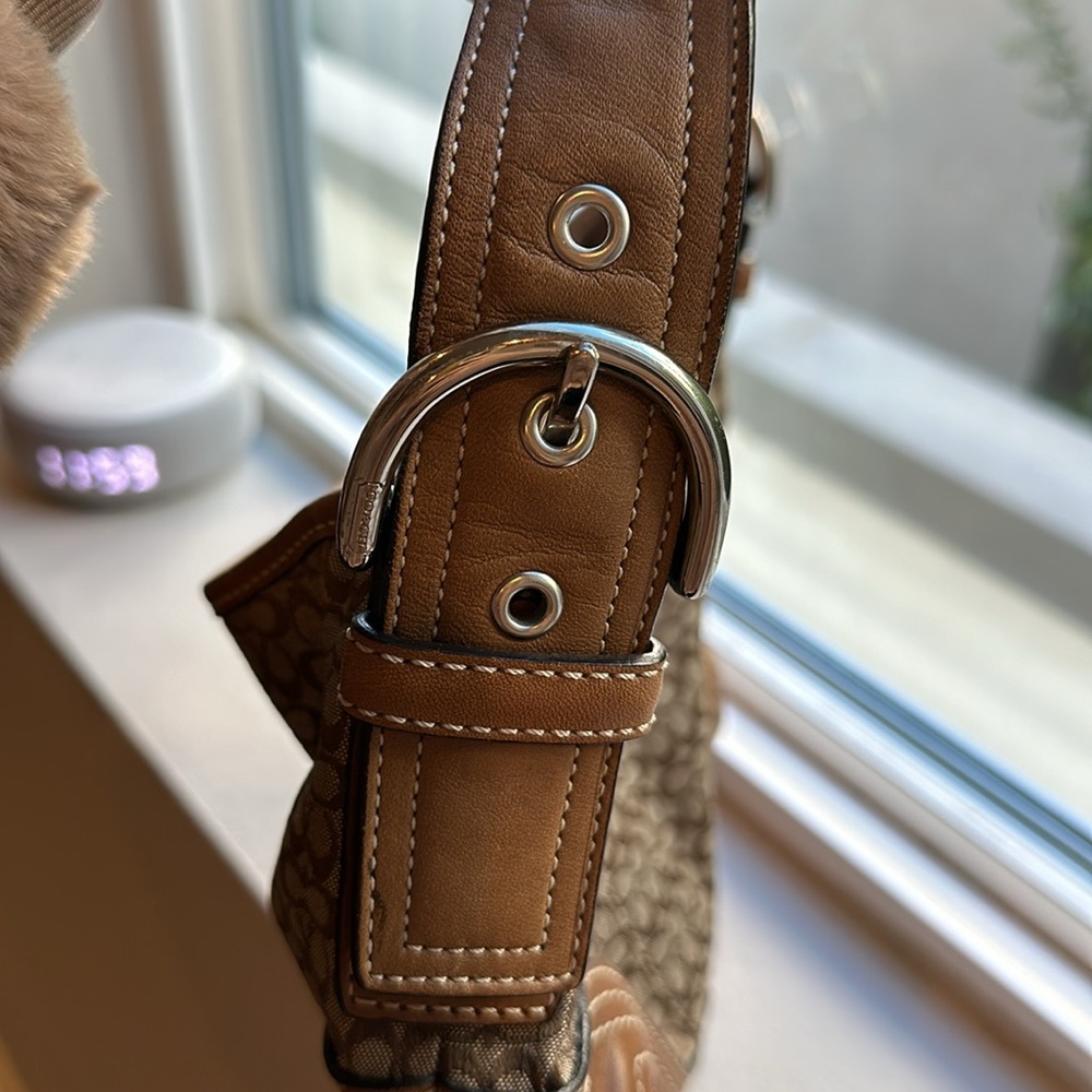 Coach Handbag - Picture 3 of 6